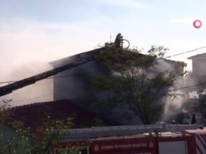 Maltepe’de Korkutan Yangın: Bitişik İki Bina Küle Döndü