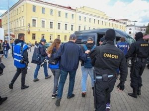 Belarus’taki Gösterilerde En Az 20 Eylemci Ve 15 Basın Mensubu Gözaltına Alındı