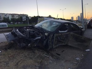 E-5’te Feci Kaza: Otomobil Yan Yola Uçtu, Tıra Çarptı