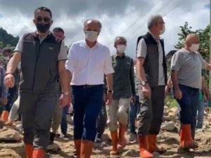 Tarım Ve Orman Bakanı Bekir Pakdemirli Selden Zarar Gören Espiye İlçesi Ericek Köyünde İncelemelerde Bulundu