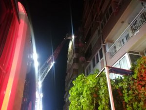 İzmir’de Ev Yangını: Emekli Öğretmen Yaşamını Yitirdi