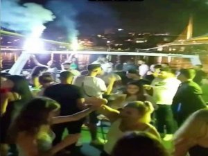 İstanbul Boğazı’nda Salgına Rağmen “Korona Virüs Partileri” Kamerada
