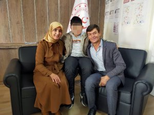 İzledikleri Haber Hayatlarını Değiştirdi; Yuvadaki Çocuklara Anne-baba Oldular