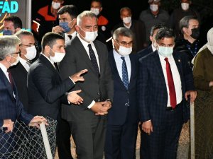 Bakan Ersoy 5 Bin 500 Yıllık Antik Kentte İncelemelerde Bulundu