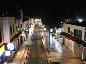Turizmin Gözbebeğinde Cadde Ve Sokaklar Bomboş Kaldı