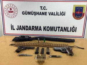 Gümüşhane’de Uyuşturucu Madde Ve Kaçak Silah Operasyonu