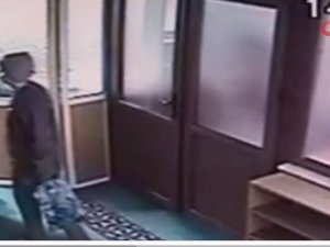 Kadıköy’de Tarihi Cami Kundaklandı, O Anlar Kameraya Yansıdı