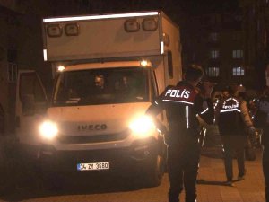 Avcılar’da ’Dur’ İhtarına Uymayan Şüpheliler Polise Ateş Açtı: 1 Polis Yaralı