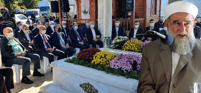 Zavendikli Mustafa Hocaefendi Kabri Başında Anıldı
