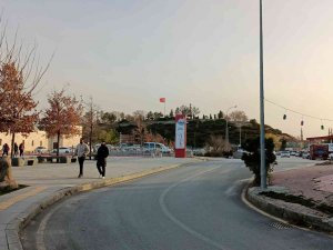 Rüzgardan Yırtılmaması İçin Kalehöyükteki Türk Bayrağı Kaldırıldı