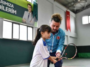Osmangazi’de Engeller Tenis İle Aşılıyor