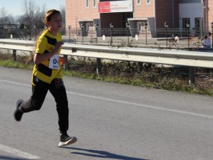 Öğrenciler Birinci Olmak İçin Ter Döktü