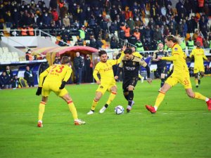 Süper Toto Süper Lig: Yeni Malatyaspor: 1 - Göztepe: 1 İ̇ilk Yarı)