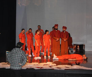 Erzurum Devlet Tiyatrosu 'Hiç Kimse' Adlı Tiyatro Oyunu ile Rize'de Tiyatroseverlerle Buluşacak