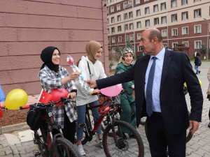 Siirt’te Kadınlar İçin Bisiklet Turu Gerçekleştirildi