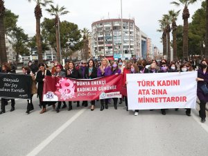 Kadınlar Günü’nde Kadın Hakları İçin Yürüdüler