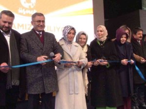 Üsküdar’da Üsmek Mağazası Kerem Görsev Konseriyle Açıldı