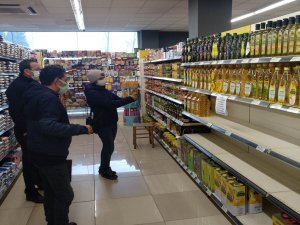 Rize'de marketlerde fahiş fiyat ile stokçuluk denetimi yapıldı