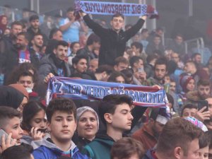 Trabzonsporlu Taraftarlar Şampiyonluk Maçını Dev Ekranlarda İzleyecek