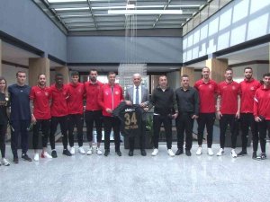Süper Lig’e Yükselen Ümraniyespor’dan, Başkan İ̇smet Yıldırım’a Ziyaret