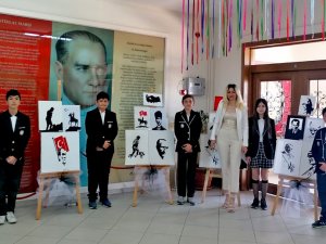 Çeşmeli Öğrenciler Atatürk Sevgisini Tuvale Yansıttı