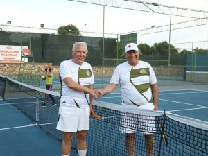Efeler’de İ̇ncir Cup Tenis Turnuvası Başladı