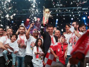 Ümraniyespor Şampiyonluk Zaferini Coşkuyla Kutladı