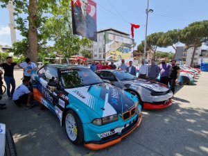 Buharkent’te Yarış Otomobilleri Görücüye Çıktı