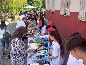 Nebioğlu Ortaokulu Geleneksel Kahvaltı Programı Düzenledi