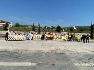 Genç Fenerbahçeliler Sezonun Son İç Saha Maçında Takımını Yalnız Bırakmadı