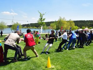 Vali Kızılkaya, Gençlerle Oyun Oynadı, Halat Çekme Yarışına Katıldı