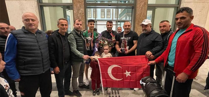 Çaykur Rizespor Kick Boks Takımı’ndan 2 Dünya Şampiyonluğu