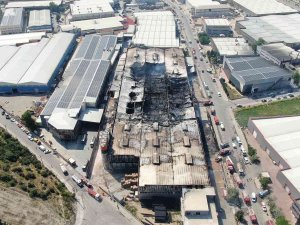 Bursa’daki Yangın Sonrası Hurda Haline Dönen Fabrika Havadan Görüntülendi