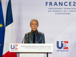 Fransa’da 30 Yıl Sonra İlk Kadın Başbakan