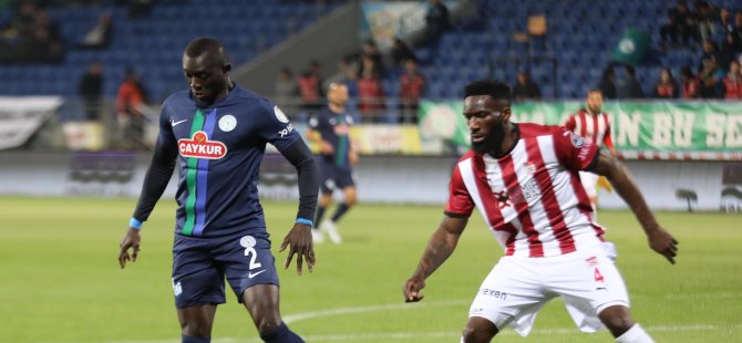 Çaykur Rizespor Evindeki Son Maçta Süper Lig'e Mağlubiyetle Veda Etti