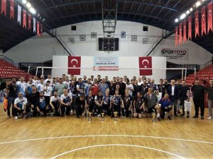 Kütahya’da Kurumlar Arası Voleybol Turnuvası Sona Erdi