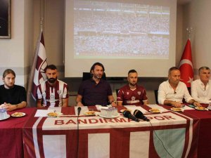 Bandırmaspor Yeni Transferlerine İmza Töreni Düzenledi