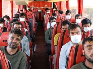 Edirne’de Yakalanan 363 Göçmen Sınır Dışı Edildi