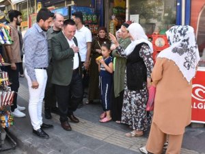 Beyoğlu, Esnaf Ve Vatandaşların Bayramını Kutladı