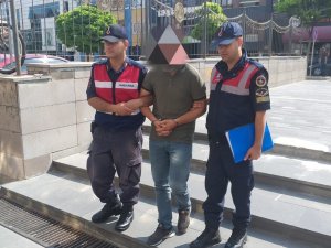Akaryakıt İstasyonundan Hırsızlık Yapan Kasklı Şüpheli Tutuklandı