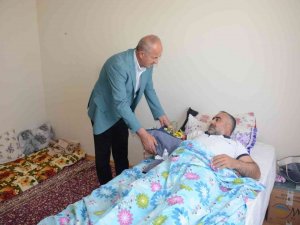 Başkan Akman’dan Hasta Ve Yaşlılara Bayram Ziyareti