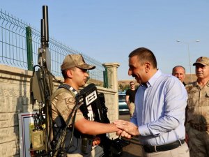 Siirt Valisi Hacıbektaşoğlu Bayramda Güvenlik Güçleriyle Bir Araya Geldi