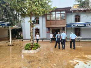 Sarıyer’de Yoğun Yağıştan Dolayı Camiyi Su Bastı