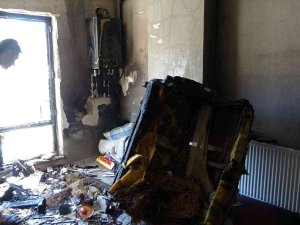 Van’da Çıkan Yangında 5 Kişi Dumandan Etkilendi