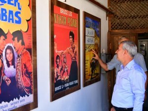 Başkan Çınar, Sinema Müzesi’nde İncelemelerde Bulundu