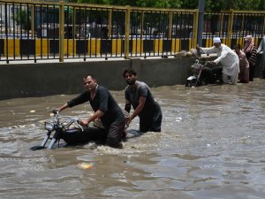 Pakistan’daki Sel Felaketinde Can Kaybı 147’ye Yükseldi