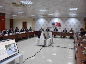 Siirt Valisi Hacıbektaşoğlu Başkanlığında Okul Güvenliği Toplantısı Gerçekleştirildi