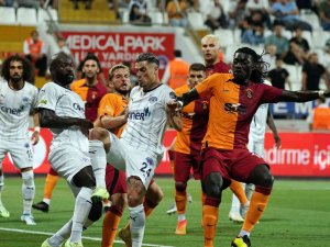 Spor Toto Süper Lig: Kasımpaşa: 1 - Galatasaray: 1 (İ̇lk Yarı)