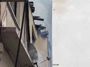 Bursa’da Alevler İki Katlı Evi Küle Çevirdi