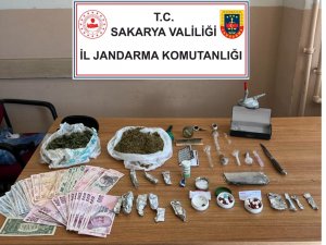 Jandarma Uyuşturucuya Geçit Vermiyor: 2 Gözaltı